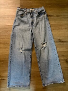 LEVIS: 28x25 Light Blue High-Rise Wide Leg Distressed Jeans (28P)